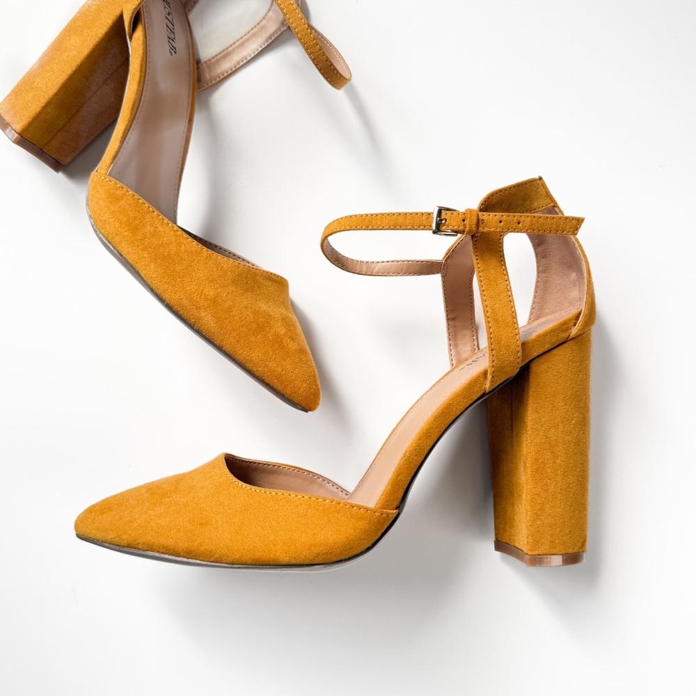 NWOT Mustard Yellow Strappy Heel - Picture 3 of 5